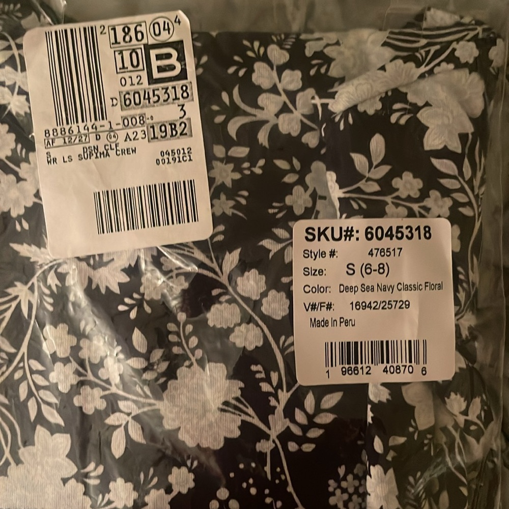 Lands End Supima Cotton Relaxed LS Floral Pattern Crew Neck Tee Small NWT - Picture 9 of 10